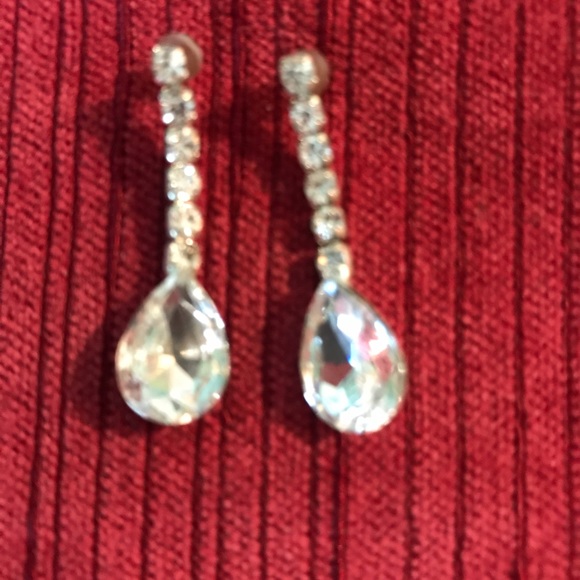 Earrings - Picture 8 of 16